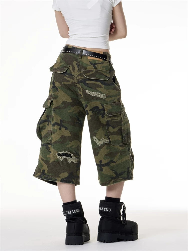 Women Camo Distressed Cargo Capri Pants