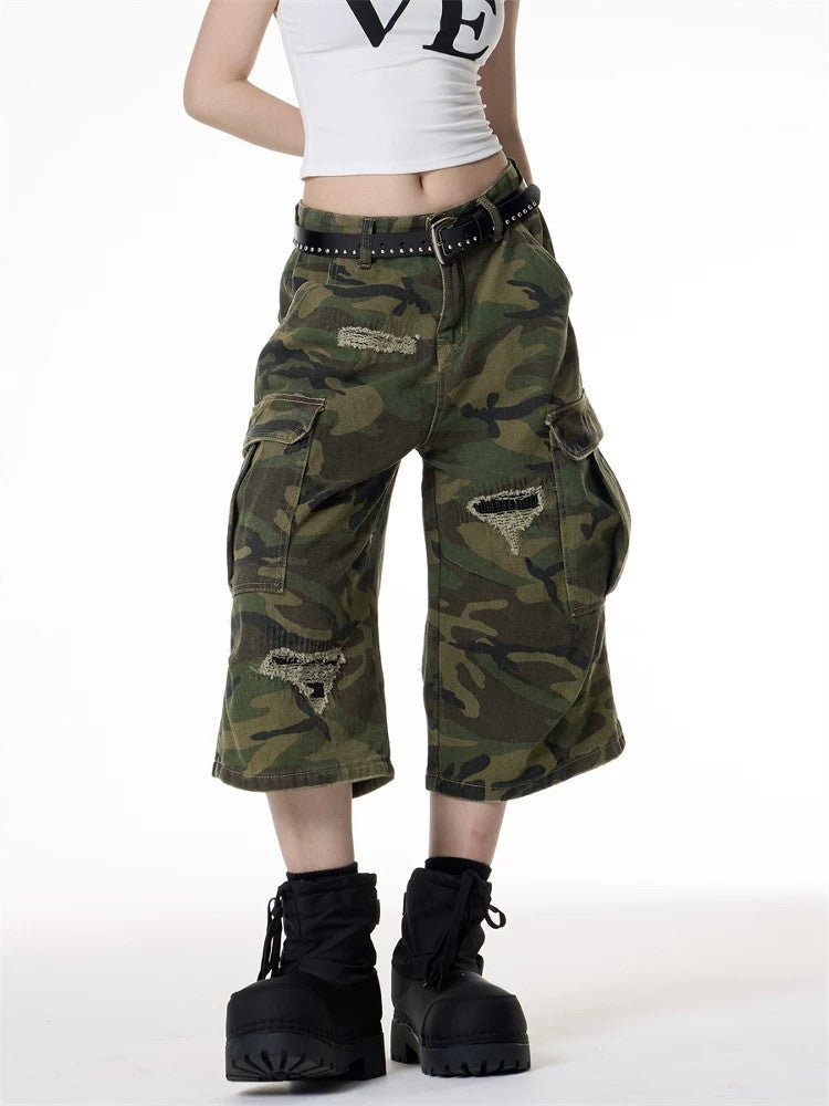 Women Camo Distressed Cargo Capri Pants