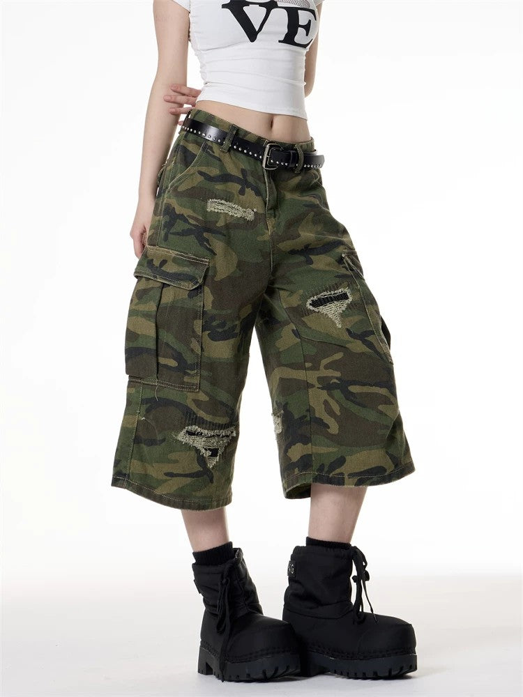 Women Camo Distressed Cargo Capri Pants